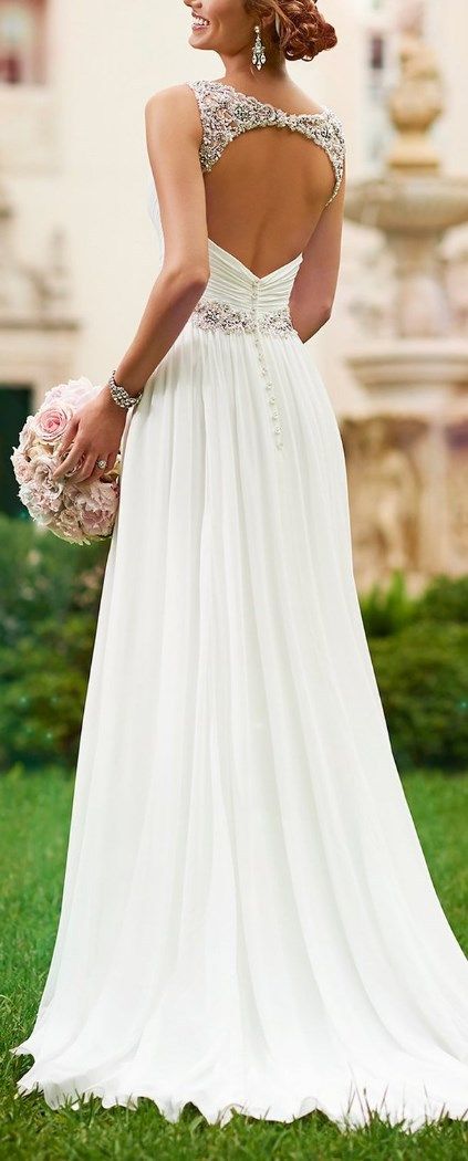 Tips For What To Wear Under Your Wedding Dress