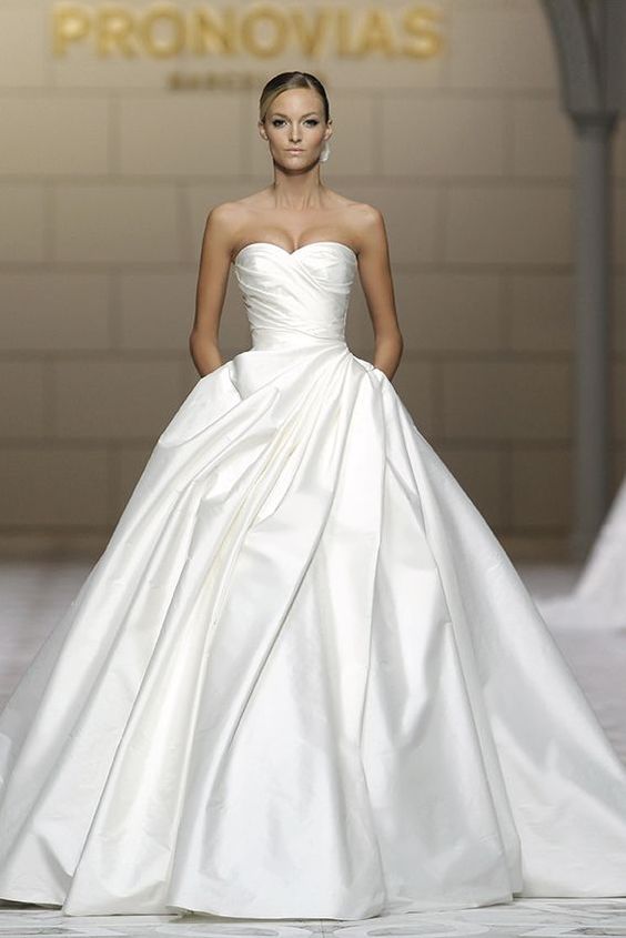 Stunning Atelier Pronovias Wedding Dresses - MODwedding: 